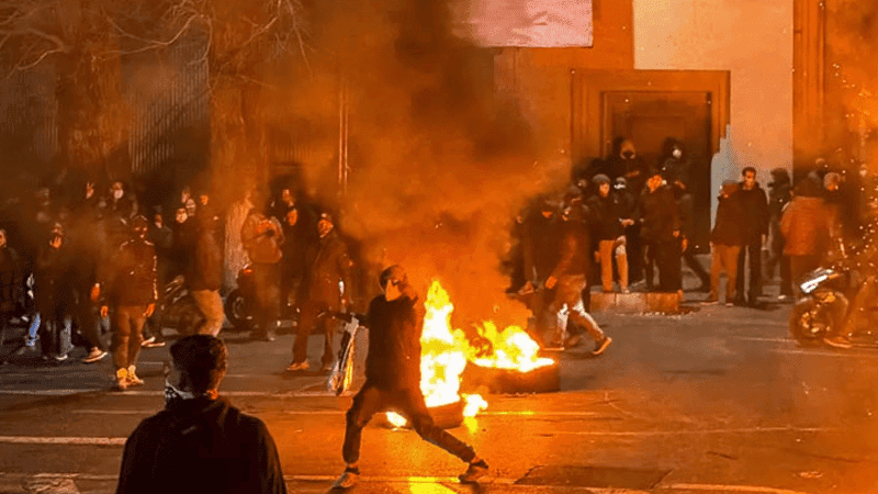 Chile wildfires kill 18, displace nearly 20,000