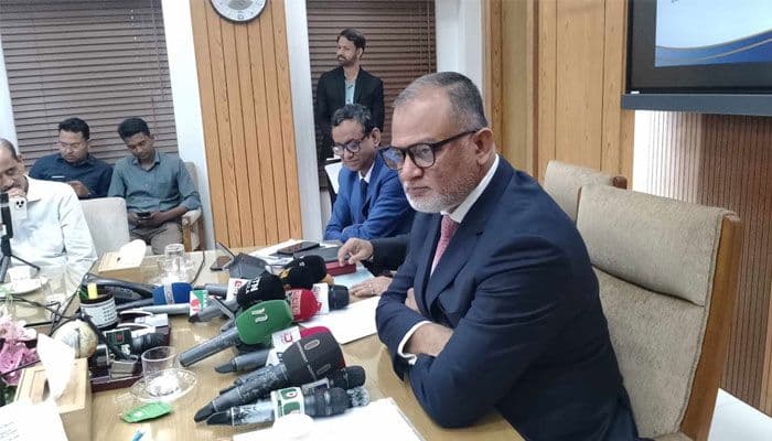 Oil crisis to end in 7-10 days: Commerce adviser