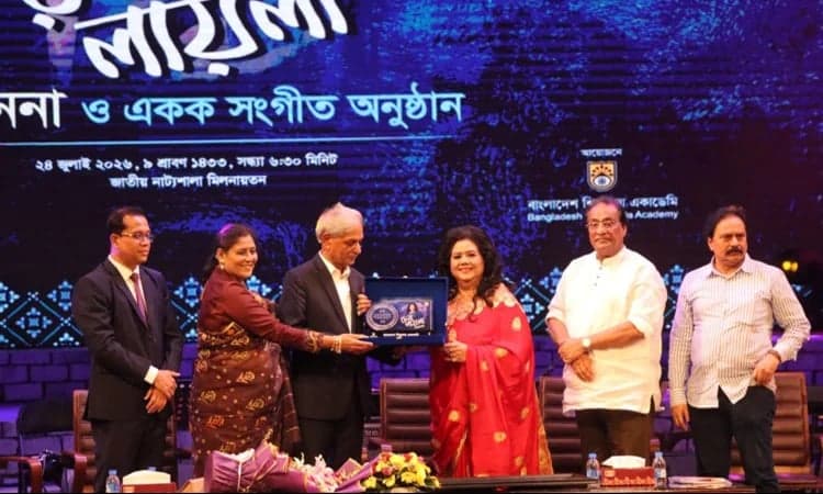 Runa Laila spellbounds audience on her returns to Shilpakala after 62 years