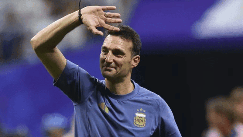 Scaloni signs 'contract' made by child fan who wants him until 2030 World Cup