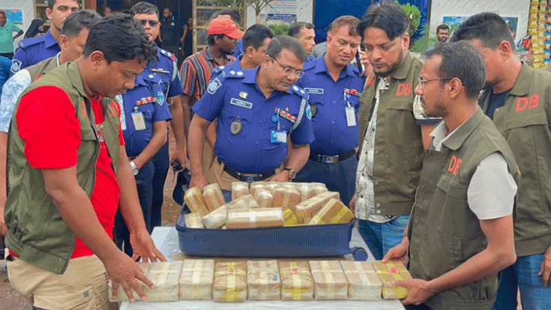 Tk 15 crore yaba seized from Prado in Cumilla, 2 held