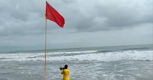 সমুদ্র বন্দরে ৩ নম্বর সতর্ক সংকেত