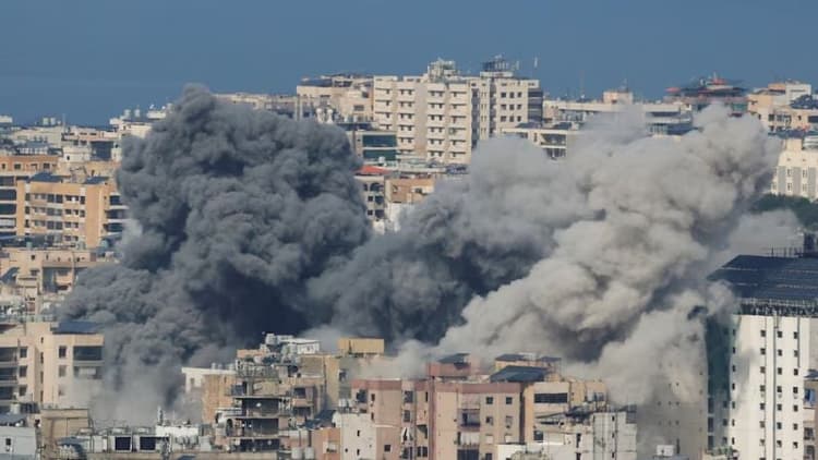 Israel orders Lebanese to leave swathe of the south, east 'immediately'