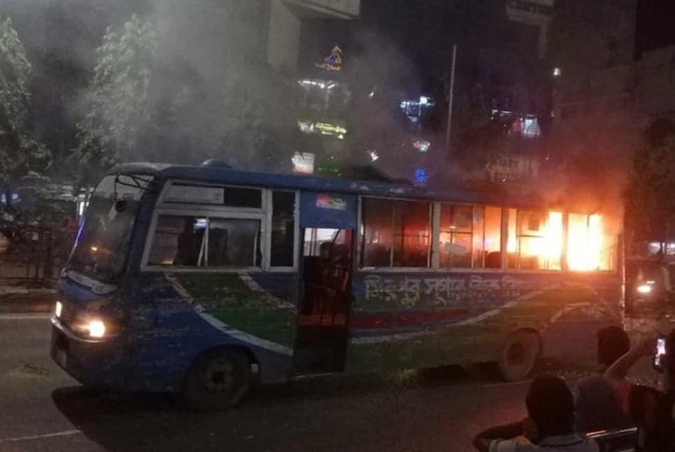 Bus torched in Dhanmondi