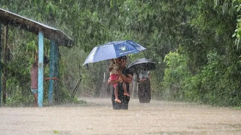 Persistent rain threatens fresh flooding in several districts