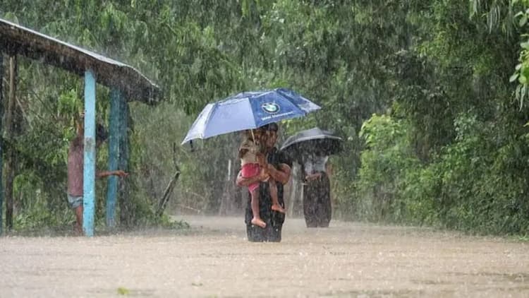 Persistent rain threatens fresh flooding in several districts