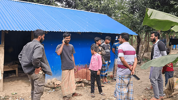 Armed robbers posing as police loot poultry farm in Chattogram