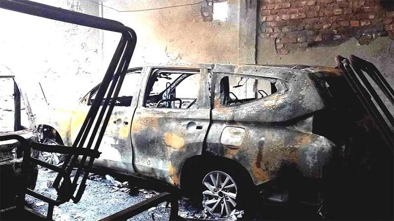 11 vehicles including mayor's SUV gutted in Natore fire