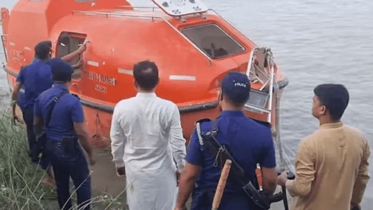 Youth shot while 'riding' speedboat in Padma