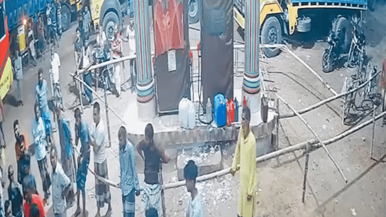 Fuel station vandalised in Natore over delay in fuel supply