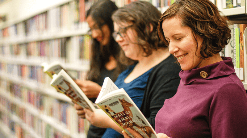 How to develop habit of reading books in digital age
