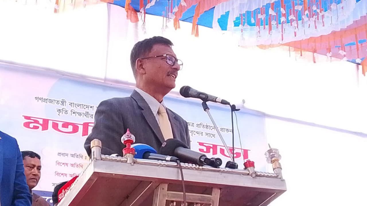 Bangladeshi expats earn least than others in abroad : Foreign Adviser