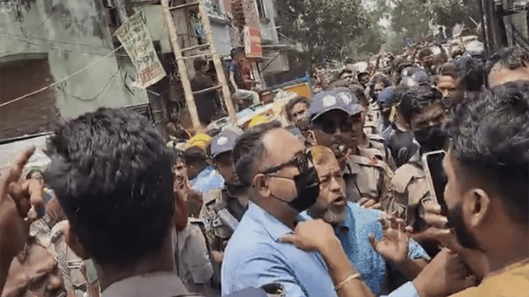 5 held over attack on police in Mirpur