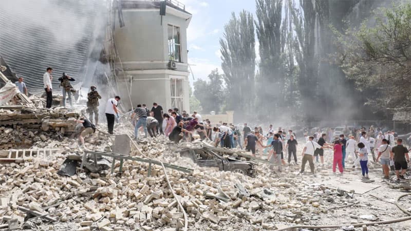 Russian strikes on Ukrainian cities kill at least 38