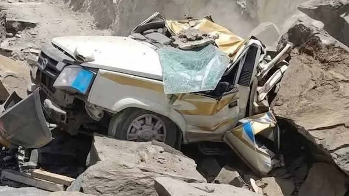 13 killed as landslide fall on tourist vehicle in Himachal Pradesh
