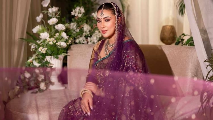 Apu Biswas stuns in regal new photoshoot, fans erupt in praise