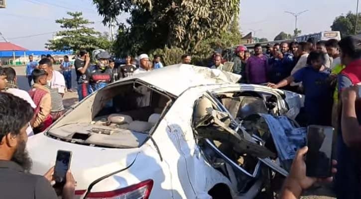 Road mishap kills 3 in Savar