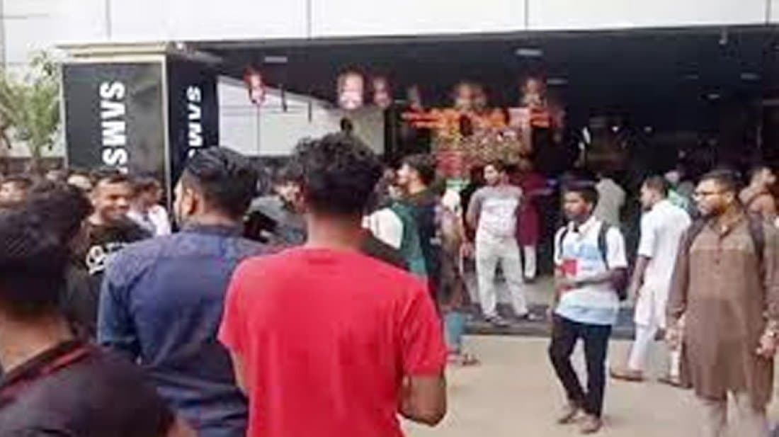 Protests continue at Jamuna shopping mall, traders demand compensation
