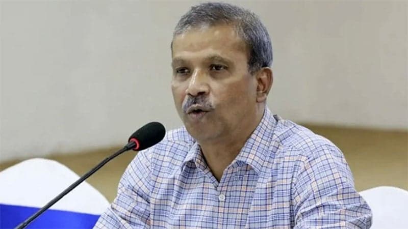 DU and seven college clashes is undesirable: Asif Nazrul