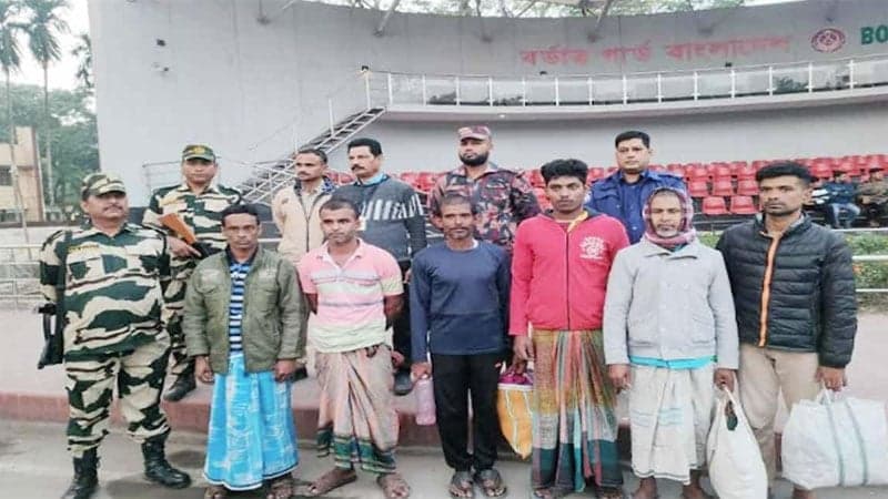 6 Bangladeshi fishermen return after one year prison in India