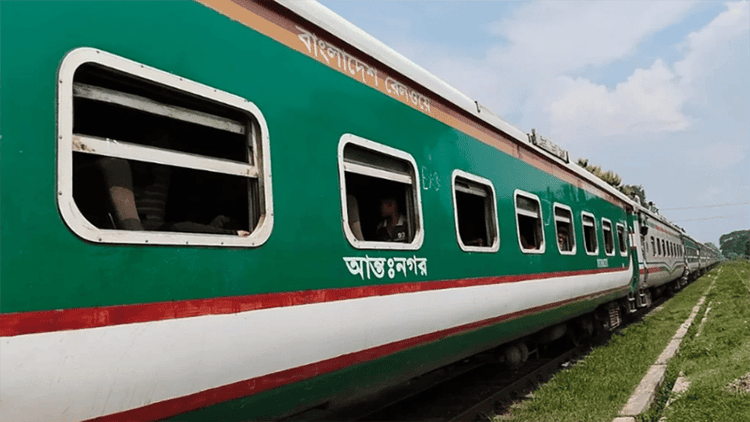 Separate coaches for women in trains: Railway Minister