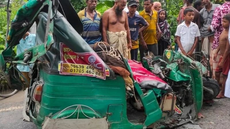 Two killed as auto-rickshaw hits stationary truck in Sirajganj