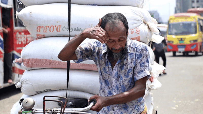 Extreme heat threatens Bangladesh workers’ incomes, report warns