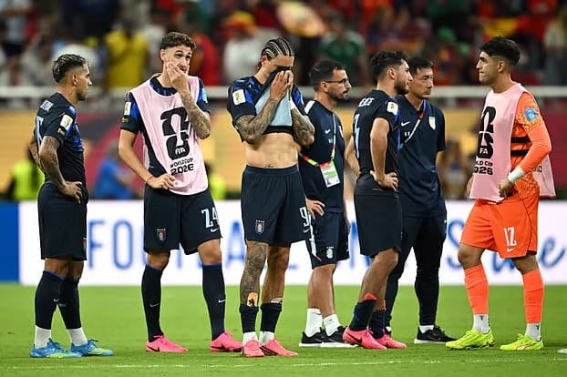 Uruguay scrap team chartered flight after early World Cup exit