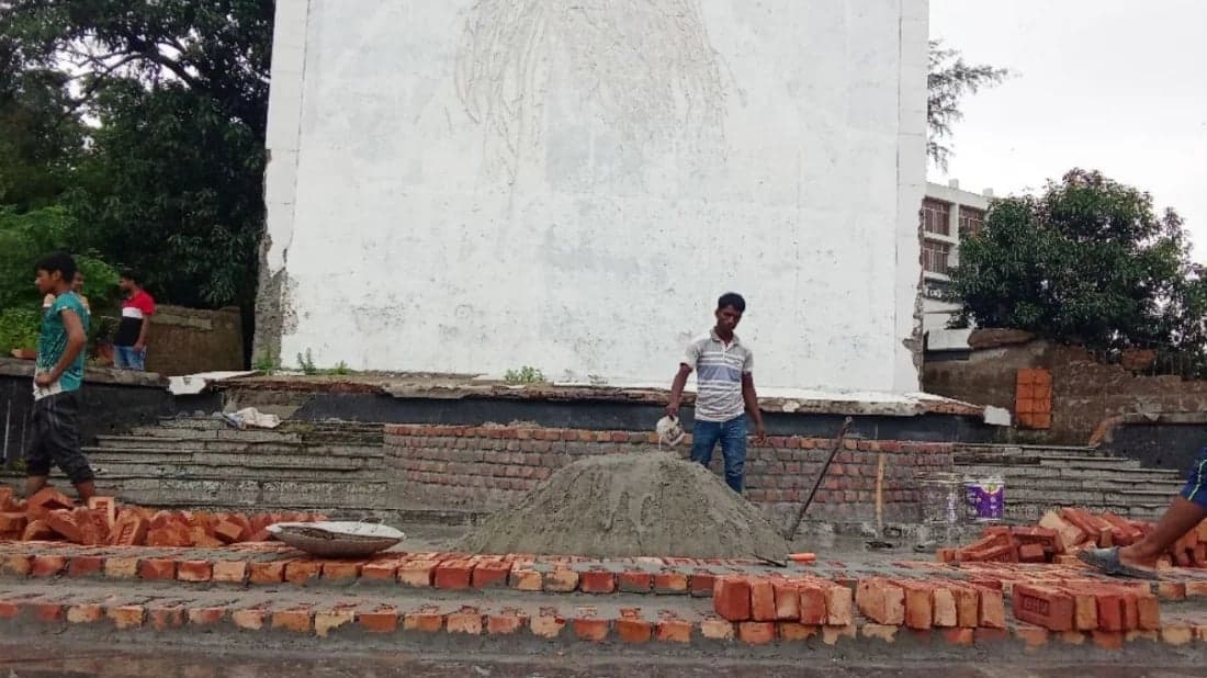 ‘July Martyrs Memorial’ being constructed in front of Bangabandhu's erased mural