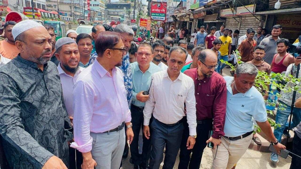 Businesses should not be allowed to occupy sidewalks: CCC Mayor