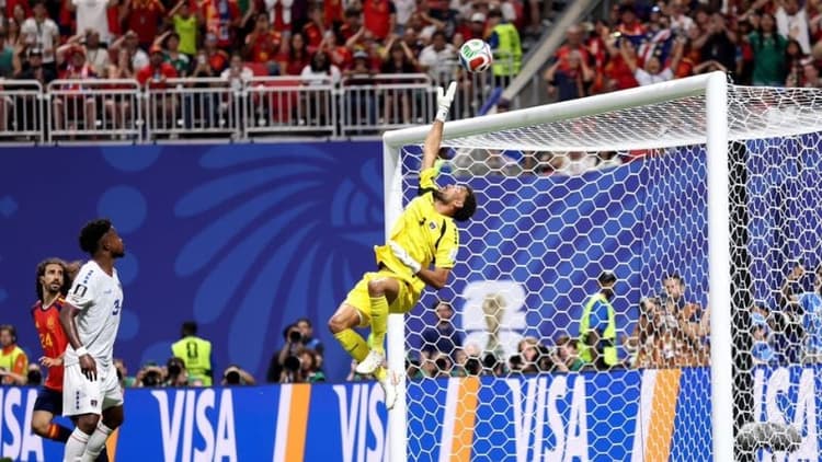 40-year-old giant Vózinha's World Cup masterclass