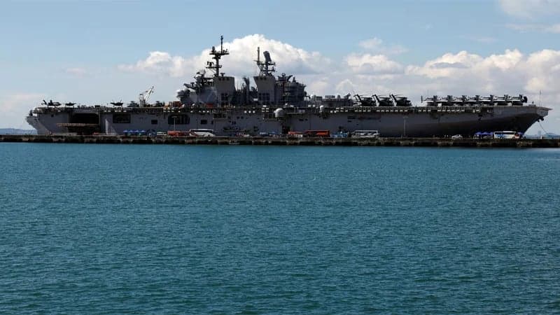 US amphibious warship carring 2,500 troops heading towards Iran