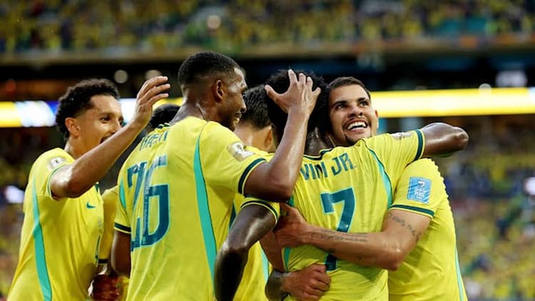 Brazil dominate first half, lead Scotland 3-0
