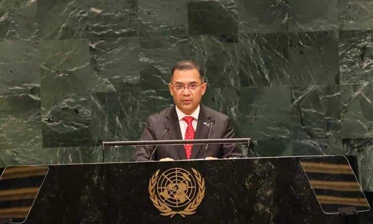 PM pledges to establish prosperous, democratic Bangladesh