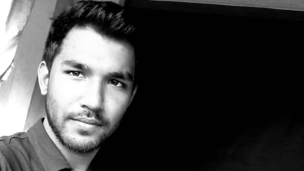 Body of former JnU student found hanging in Old Dhaka