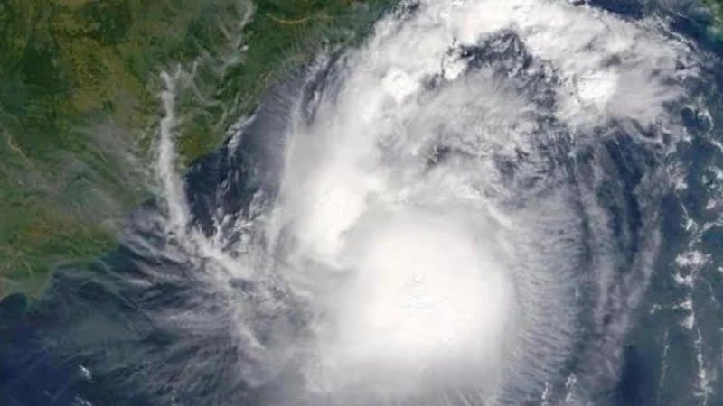 All seaports asked to hoist local cautionary signal 2