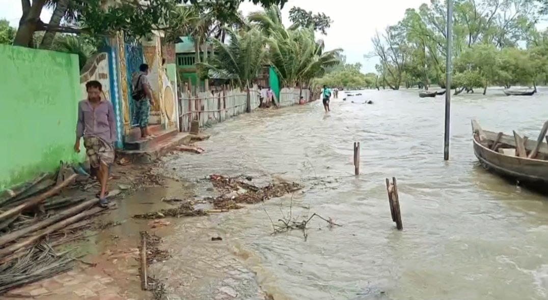2 dead in flash floods as coastal residents demand urgent embankment repairs
