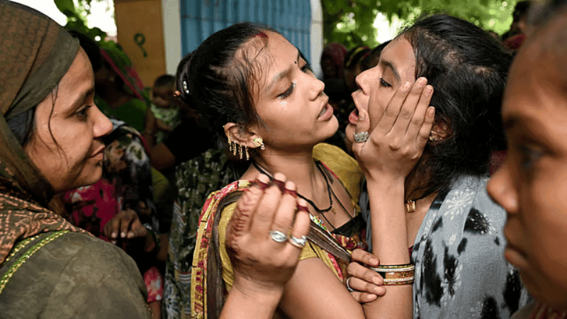 India plane crash death toll climbs to 279