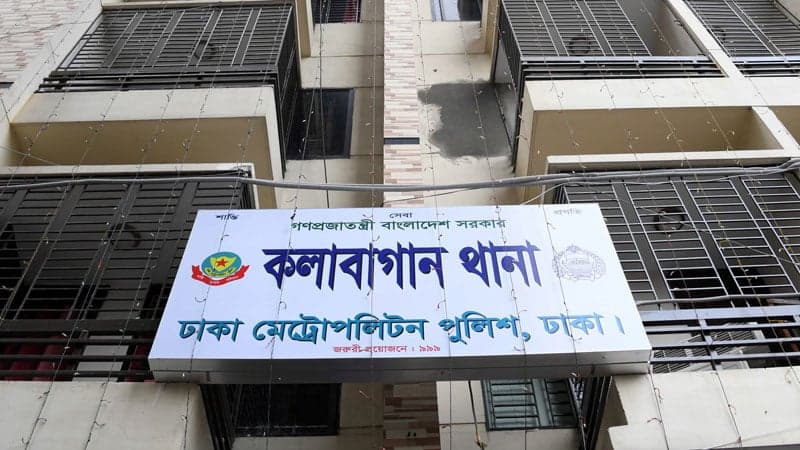 Mason dies after falling from under-construction building in Kalabagan