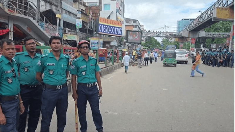Clash erupts between Dhaka College, City College again