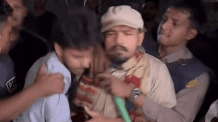 DU student beaten during anti-drug drive, DUCSU protests