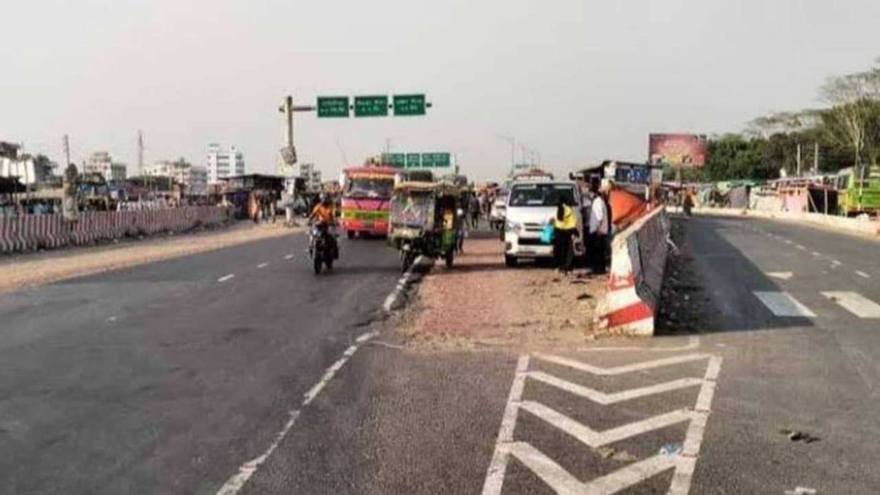 Woman's body found by expressway in Bhanga