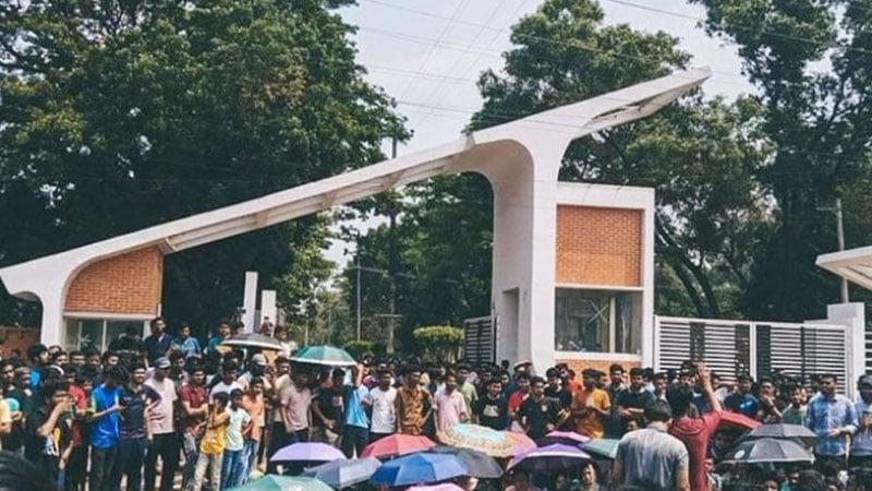 CUET closed for indefinite period, students ordered to vacate hall