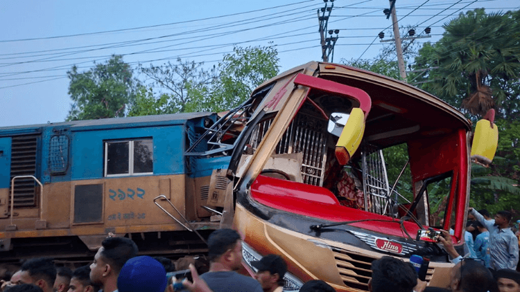 Bus driver loses entire family in Cumilla train-bus collision