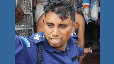 Truck driver beats traffic cop in Ctg for asking to see papers