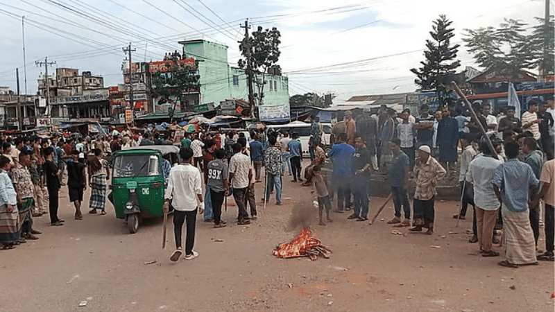 Clash between Chhatra Dal and Chhatra Shibir over fresher's reception in Sunamganj, 20 injured