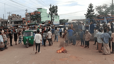 Clash between Chhatra Dal and Chhatra Shibir over fresher's reception in Sunamganj, 20 injured