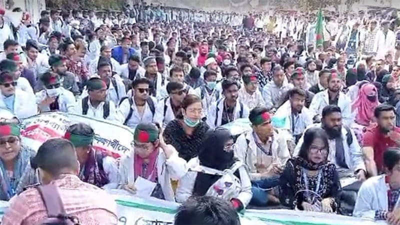 MATS students take position in Shahbagh, place 4-point demands