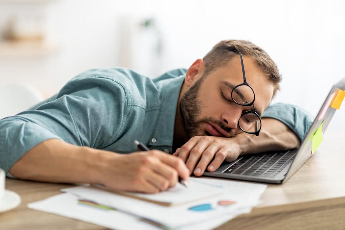 What to do if you feel sleepy at work?