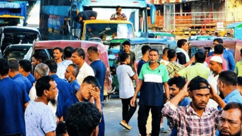 CNG drivers take to streets in Chattogram over fuel shortage